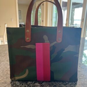Small Mimi Parker Thatch Camo Bag!  Like new.  Only used a few times.